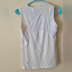 Lululenon White Sleeveless Athletic Top Size 4.